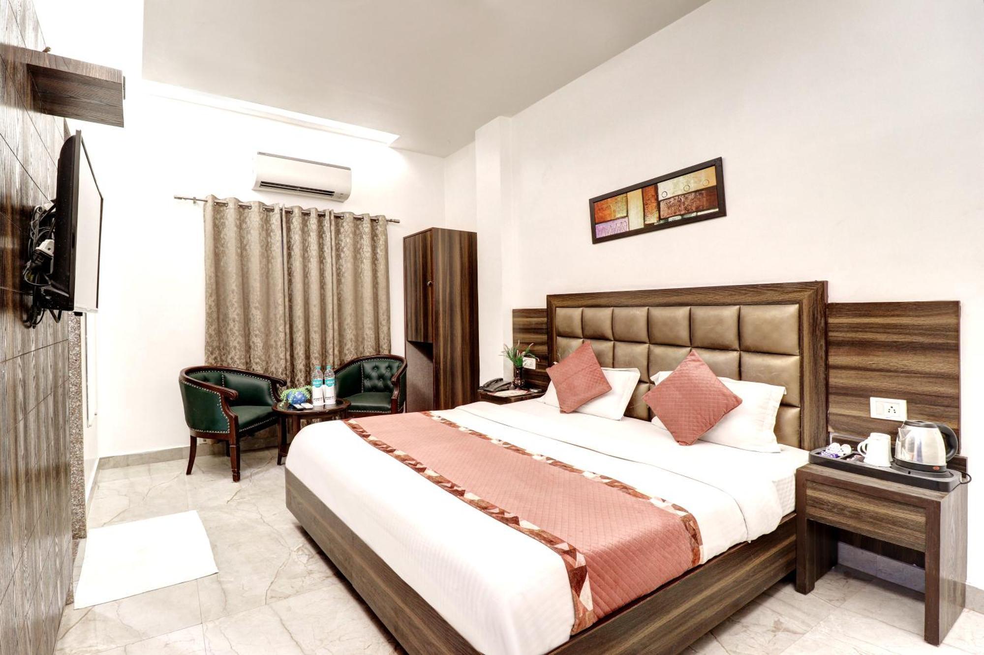 Hotel Emporio Dx - New Delhi Railway Station - Paharganj Экстерьер фото