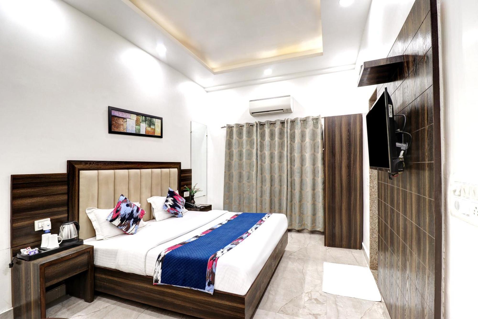 Hotel Emporio Dx - New Delhi Railway Station - Paharganj Экстерьер фото